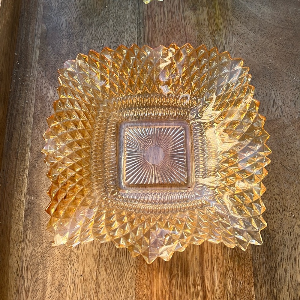 Vintage 1940's Indiana Glass
Ruffled Edge Diamond Point Serving dishes